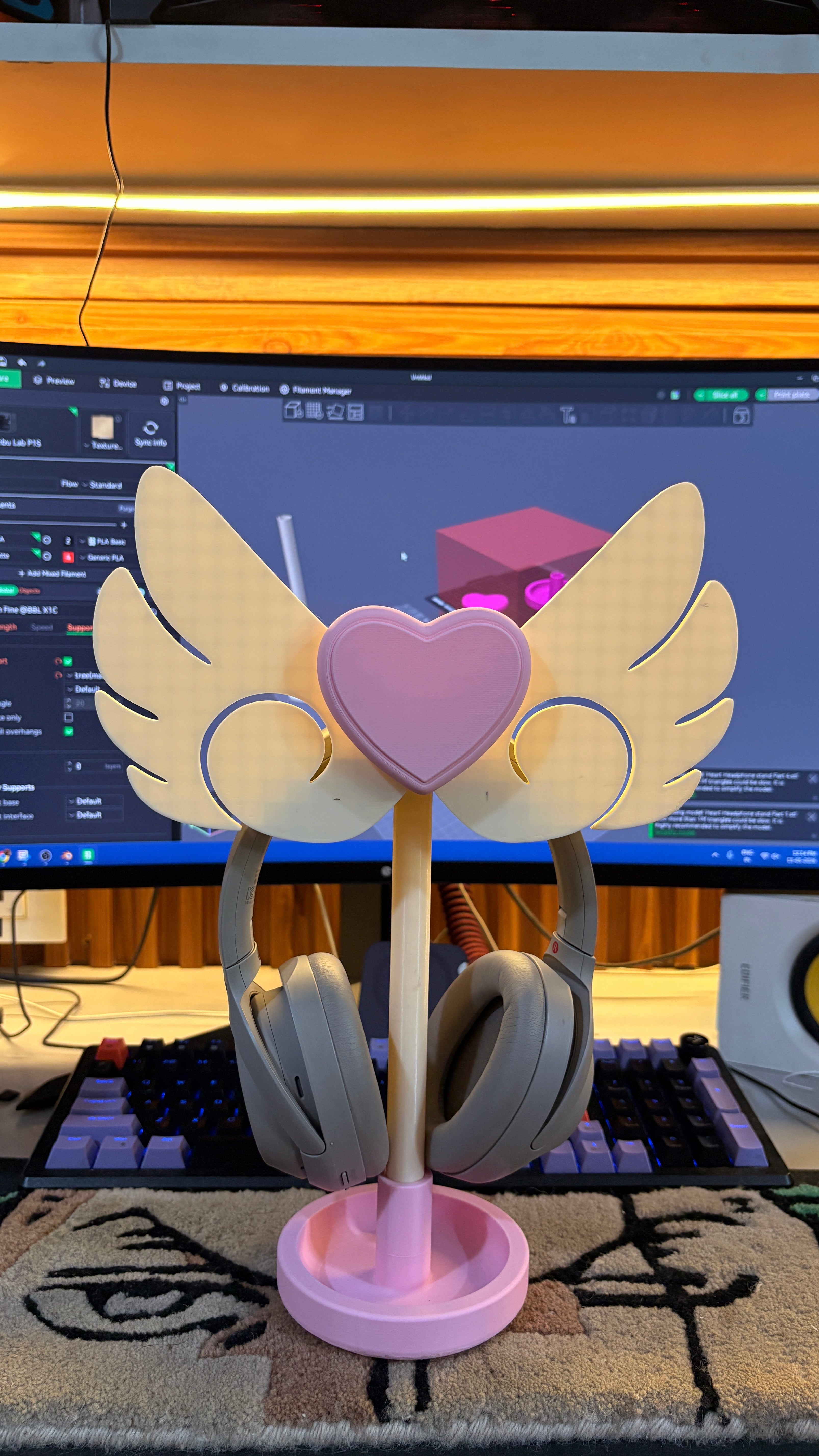 Angel Heart Headset Stand