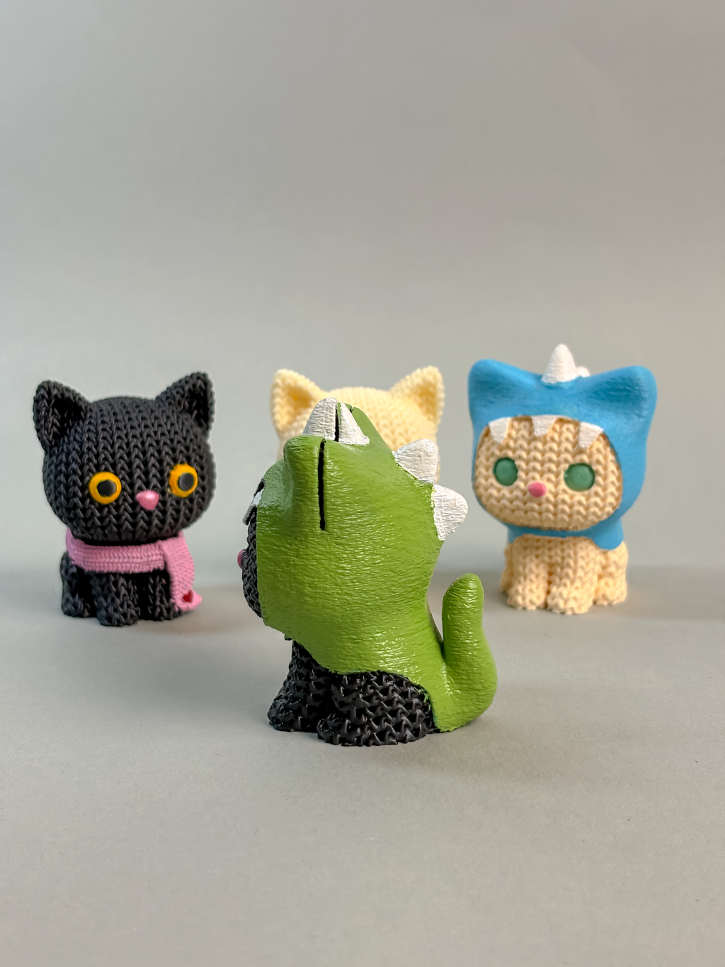 Dino Kitten Photo Holder